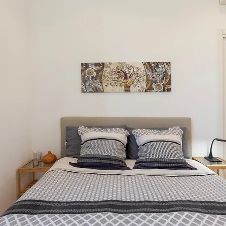 Flat 50m Station! * Milan